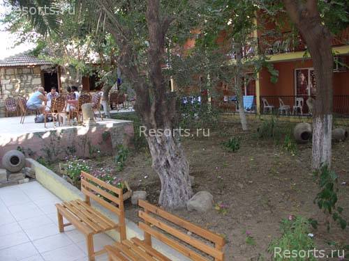 Malis Garden Hotel 15